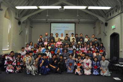 埼玉大学の短期留学生も加わっての集合写真