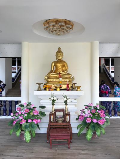 仏教国ならではのキャンパス内の仏像