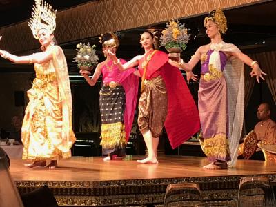 タイの伝統的な踊りの鑑賞