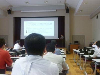 国際社会科学研究院教授会(教育文化ホール)