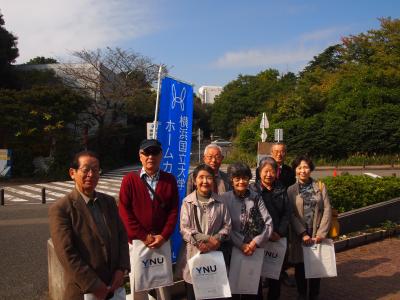 旧友と、学生時代を懐かしみ語り合えるのもホームカミングデーの醍醐味。