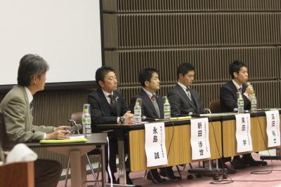 パネルディスカッション中の様子(写真左から、伊藤教授、永島氏、新田氏、黒田氏、高田氏)