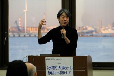 大桟橋近くの波止場会館での講演。大阪での様々な試みが紹介され、橋爪氏の多彩な活躍ぶりが印象的でした。