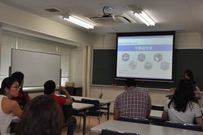 研修の様子3：下野研究室学生による研究室紹介