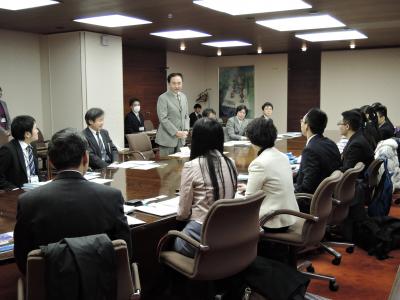 A courtesy visit to Kanagawa Prefecture Governor