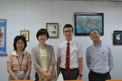 記念撮影 　右から二番目）Jiun-Huei Proty Wu教授