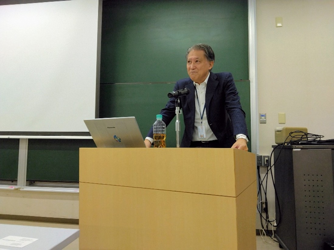 総合学術高等研究院　藤井　研究戦略企画マネージャーによる開会あいさつ