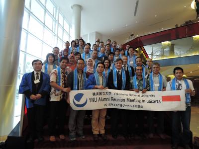 2015 YNU Indonesia Alumni Reunion with YNU Stole