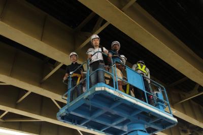 Visiting the laboratory of bridge inspection on July 26th, 2017