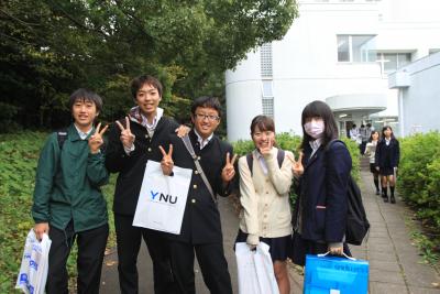 入試講演会後の高校生!