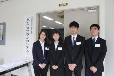 発表を終えた「ビジキャリ1年」チームの皆さん。発表お疲れ様でした!