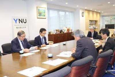 大学執行部との意見交換の様子