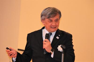 長谷部 勇一学長の挨拶