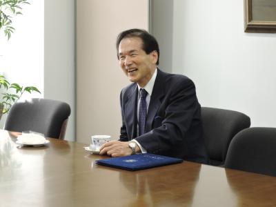 山﨑 哲男氏