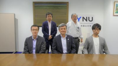 (前列左:小林 正佳 教授、前列右:米村 幸太郎 准教授)