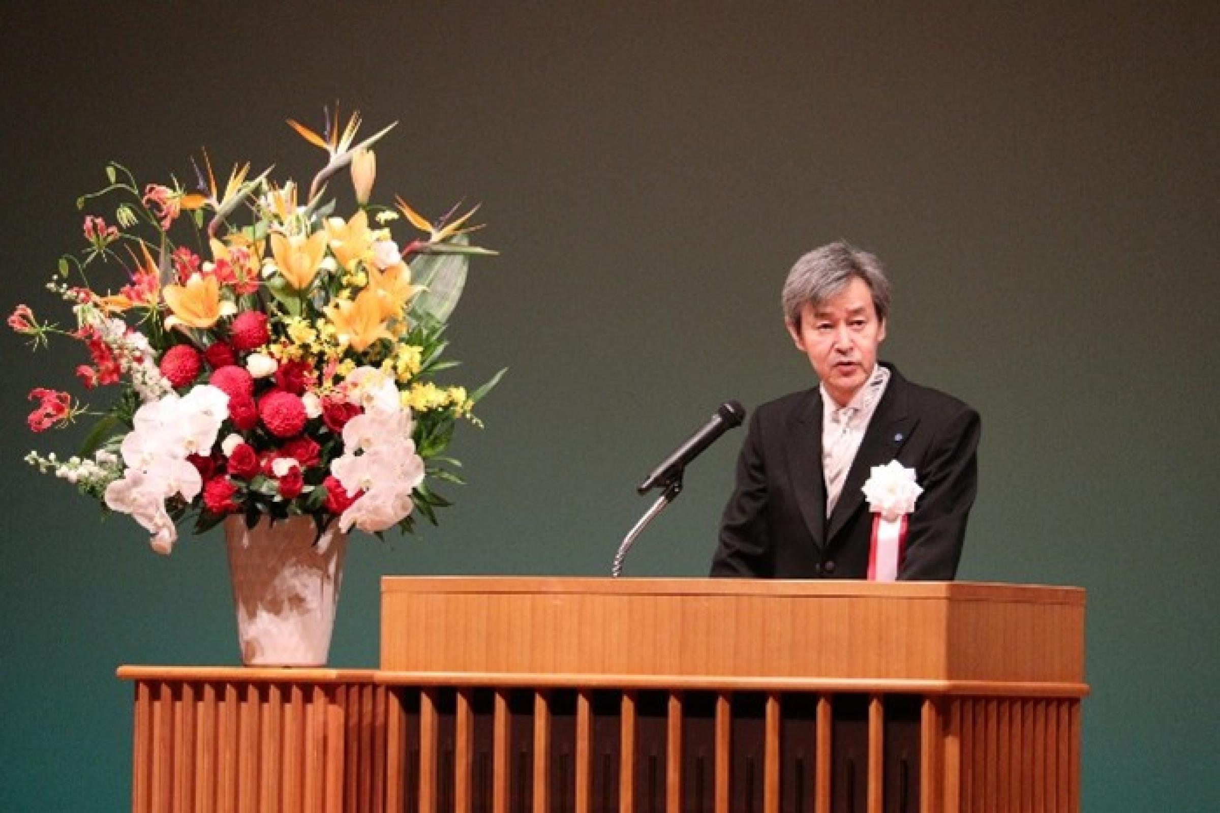 梅原出 学長