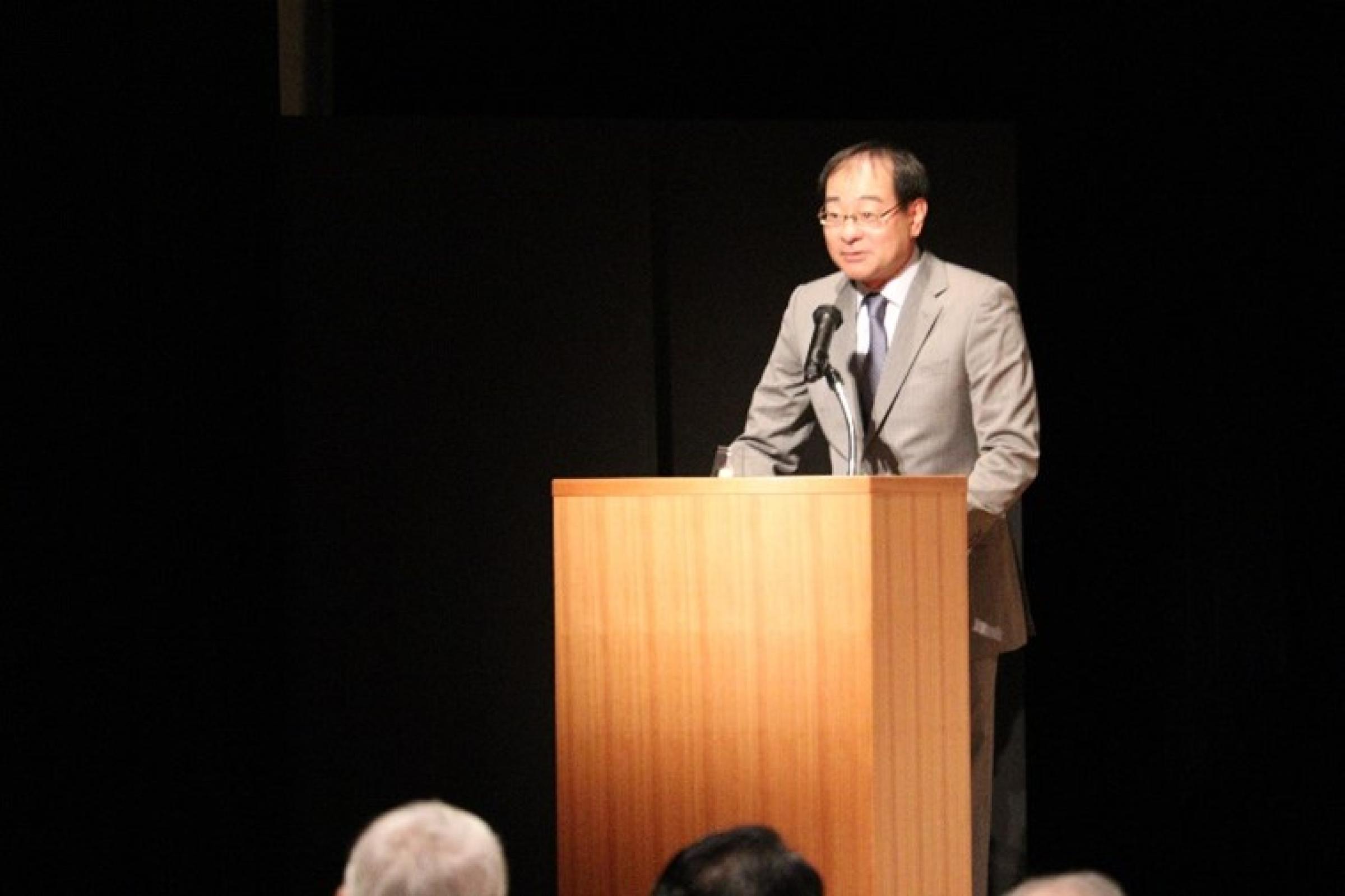 司会　飯田 浩司様（ニッポン放送アナウンス室・本学卒業生）