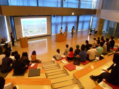 学生国際ボランティアによるYNU紹介プレゼン