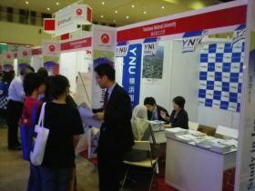 Many students came to YNU booth.