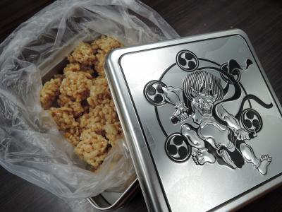 出来立ての雷おこし Freshly made Kaminari-Okoshi