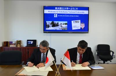 Signing to Renew the Academic Exchange Agreement