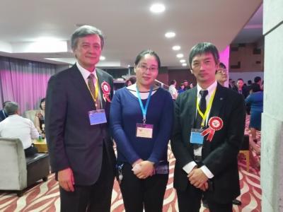 YNU alumna (center), Executive Advisor to the President Hiratsuka (right)）