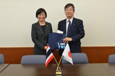 Left:Vice President Horikawa Right:Exective Director Nakamura