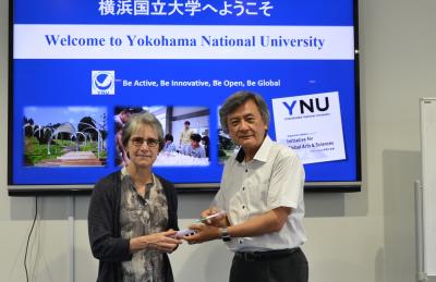 Left)Professor Wetzel Right)President Hasebe