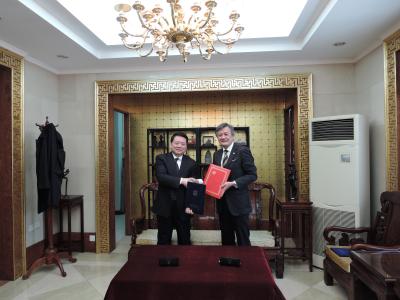 Left) President Qin  Right) President Hasebe