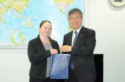 (Left) Ms.Paternoster (Right) Executive Director Nakamura