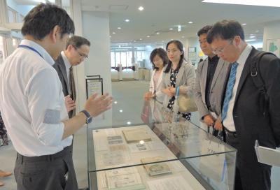 Visit to the Central Library of YNU