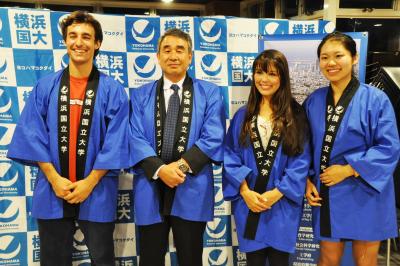“Happi” international students with President Suzuki