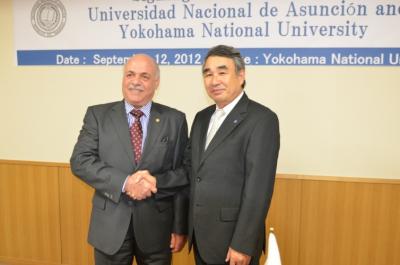 UNA Rector Pedro Gerardo Gonzalez and YNU President Kunio Suzuki