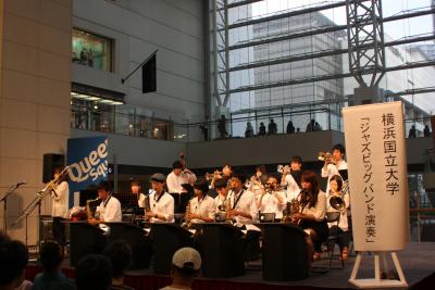 演奏するBay Sound Jazz Orchestra
